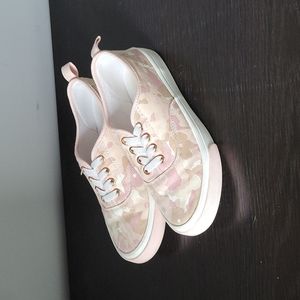 Girls Old Navy slip in sneakers